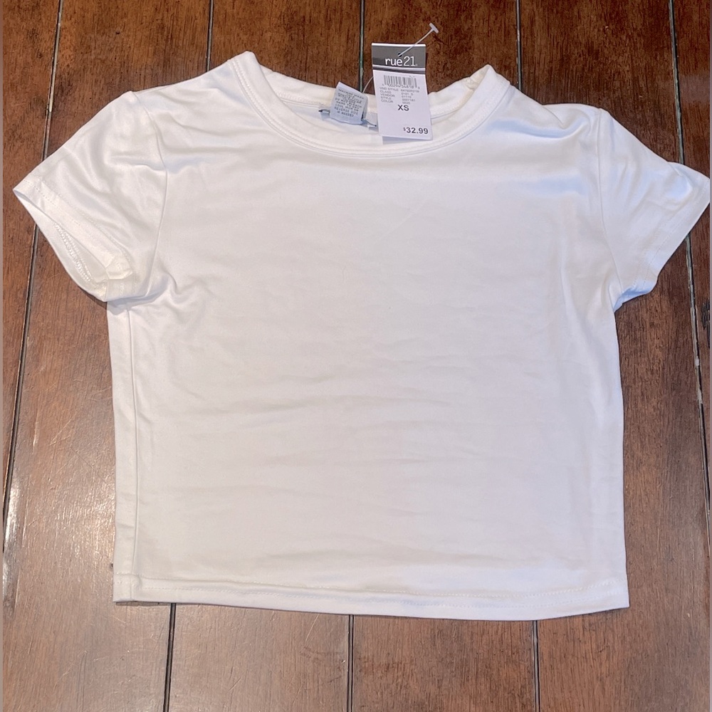 this is a rue 21 crop top, never worn before, and its soft!